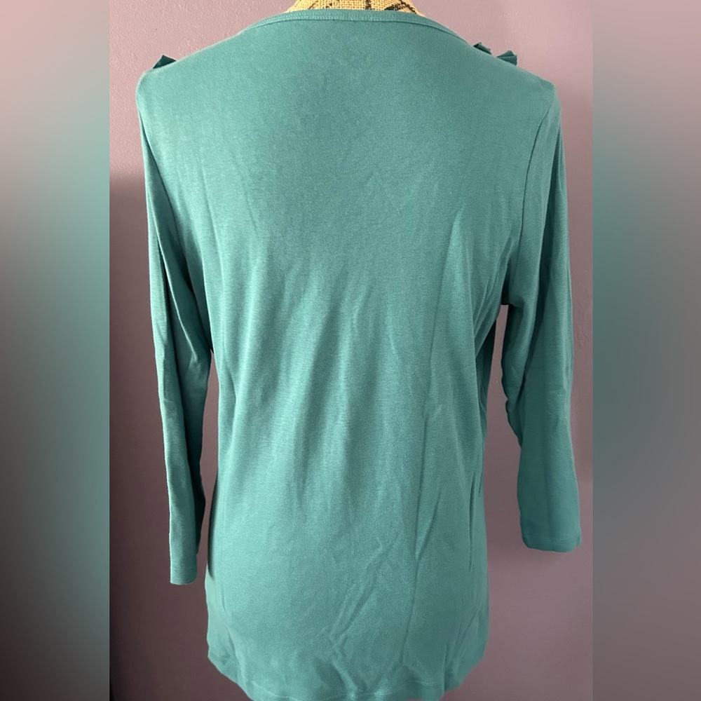 Top with ruffle neckline detail - Picture 6 of 6